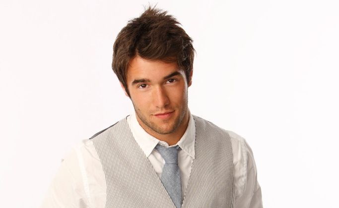 Josh Bowman as Daniel Grayson in the hit TV series Revenge. Josh Bowman as Daniel Grayson in the hit TV series Revenge.