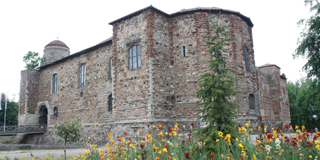 Colchester Castle, built on the ruins of a Roman temple, is now a museum.
Colchester Castle, built on the ruins of a Roman temple, is now a museum.