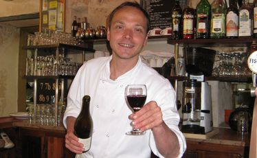 Chef Otis at Le Taxi Jaune cafe in Rue Chapon, Paris.
Chef Otis at Le Taxi Jaune cafe in Rue Chapon, Paris.