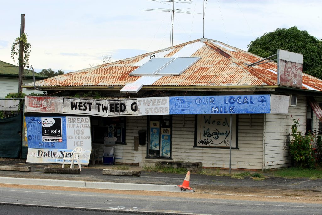 This shop on Kennedy Dr offers a unique opportunity. This shop on Kennedy Dr offers a unique opportunity.