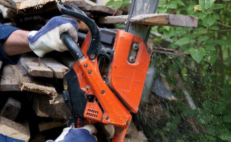 Man arrested in New Zealand after a short chase involving a chainsaw Man arrested in New Zealand after a short chase involving a chainsaw