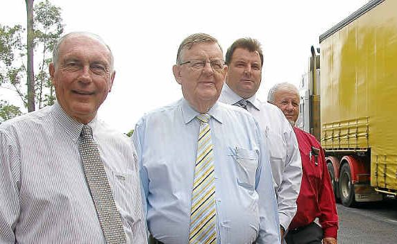Member for Wide Bay Warren Truss and Member for Hinkler Paul Neville inspect a highway black spot. Member for Wide Bay Warren Truss and Member for Hinkler Paul Neville inspect a highway black spot.