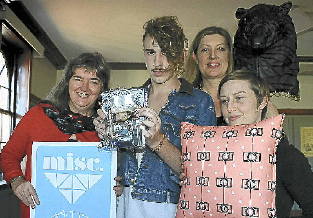PERFECT LOCATION: Leonie Lane, Benjamin Avery, Wendy Powitt and Prudence Lawrence get ready for the launch of the pop-up Art in the Heart exhibition upstairs in the Gollan Hotel. PERFECT LOCATION: Leonie Lane, Benjamin Avery, Wendy Powitt and Prudence Lawrence get ready for the launch of the pop-up Art in the Heart exhibition upstairs in the Gollan Hotel.