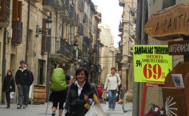 A shop sign in Viana points the way to journey's end at Santiago.
A shop sign in Viana points the way to journey's end at Santiago.
