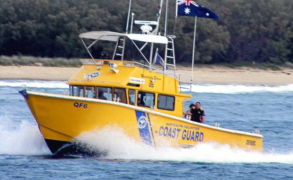 A crew from the Mooloolaba QF6 flotilla springs into action. A crew from the Mooloolaba QF6 flotilla springs into action.