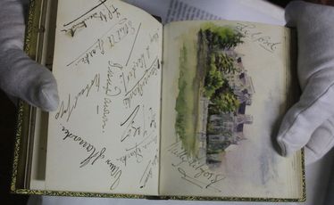 Whangarei Museum has an autograph book that once belonged to Lady Elizabeth Seaton nee Drake. Whangarei Museum has an autograph book that once belonged to Lady Elizabeth Seaton nee Drake.