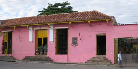 A pink house in the former pirate hangout of Camaguey.
A pink house in the former pirate hangout of Camaguey.