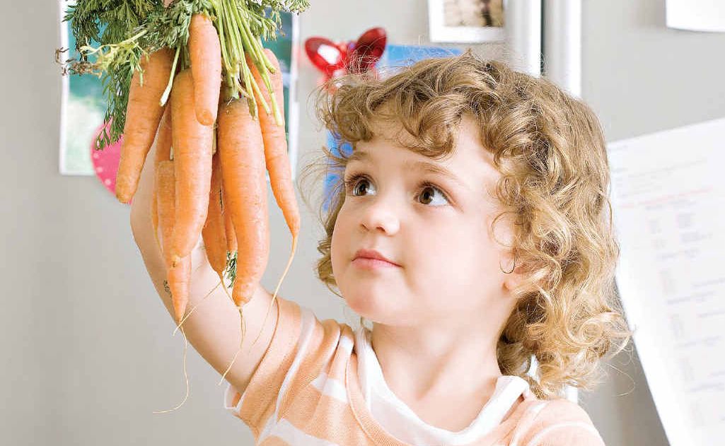 Eating fruit, vegetables and nutritious wholegrain foods can help kids develop their bright minds. Eating fruit, vegetables and nutritious wholegrain foods can help kids develop their bright minds.