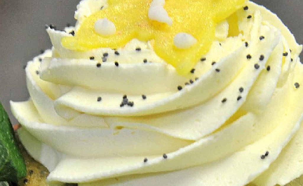 Lemon and poppyseed cake. Lemon and poppyseed cake.