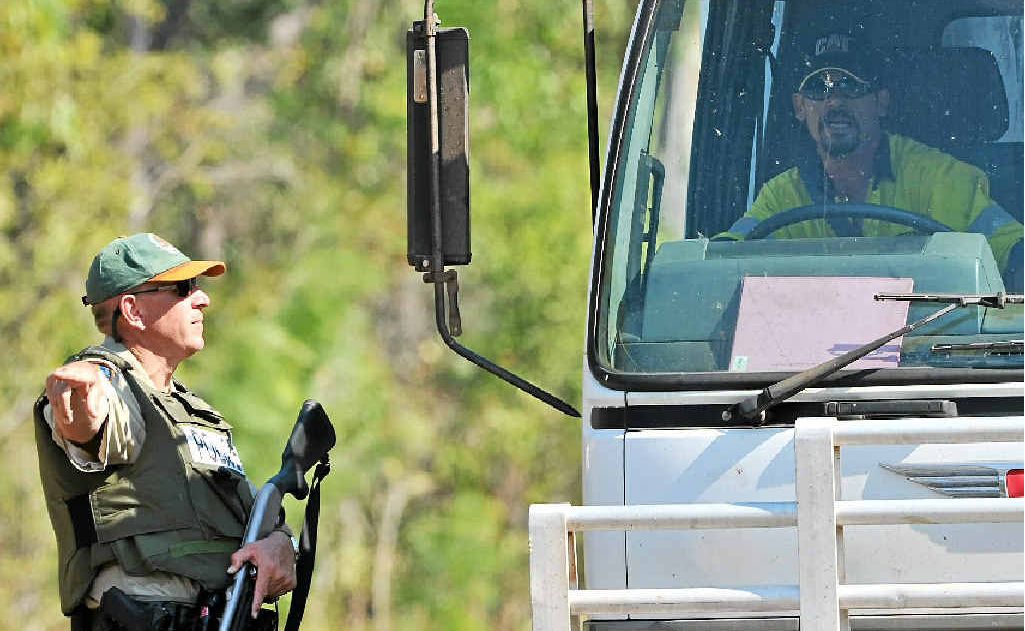 Manhunt continues in Darwin’s Rural Area. Section of Cox Peninsula Rd, between Reed Beds Rd and Southport Rd, blocked by police as they search the area. Manhunt continues in Darwin’s Rural Area. Section of Cox Peninsula Rd, between Reed Beds Rd and Southport Rd, blocked by police as they search the area.