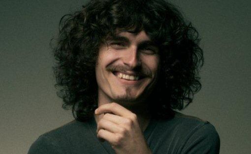 Thirsty Merc singer Rai Thistlethwayte is going solo for a while and is playing at the Hoey Moey on July 27.