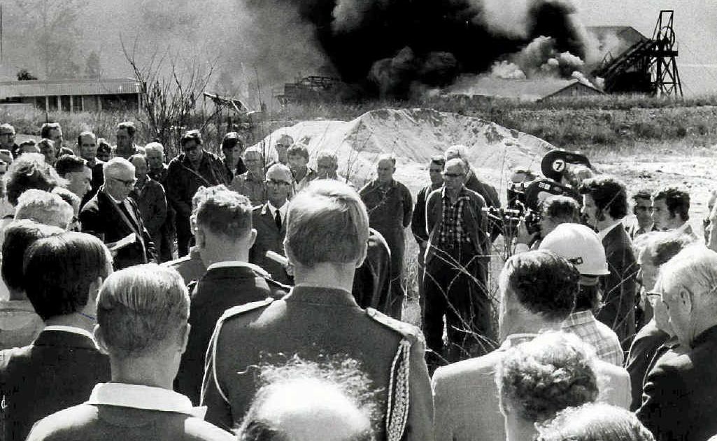 A memorial service for the 17 miners killed at Box Flat Colliery Ipswich disaster was held as the No 5 shaft continued to belch black smoke. A memorial service for the 17 miners killed at Box Flat Colliery Ipswich disaster was held as the No 5 shaft continued to belch black smoke.