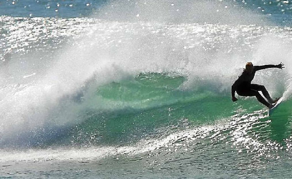 ABOVE: Charly getting on as the new swell hit. ABOVE: Charly getting on as the new swell hit.