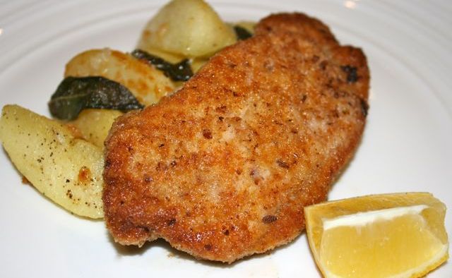 Miss Foodie's crumbed pork loin medallions with sautéed apples, potatoes and sage. Miss Foodie's crumbed pork loin medallions with sautéed apples, potatoes and sage.