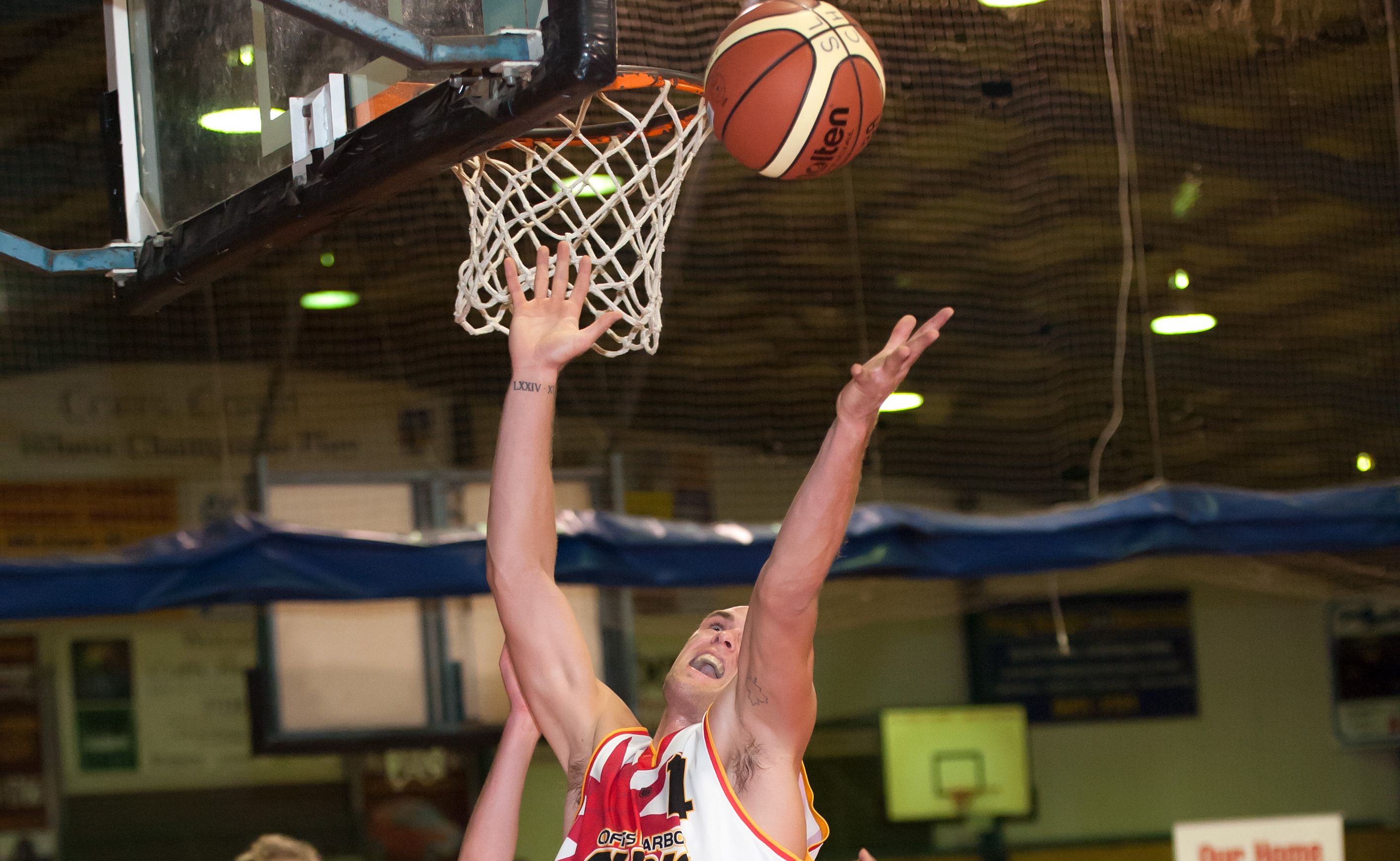 Alex Desroches scored 33 points in the Suns 100-84 win against Lithgow. Alex Desroches scored 33 points in the Suns 100-84 win against Lithgow.
