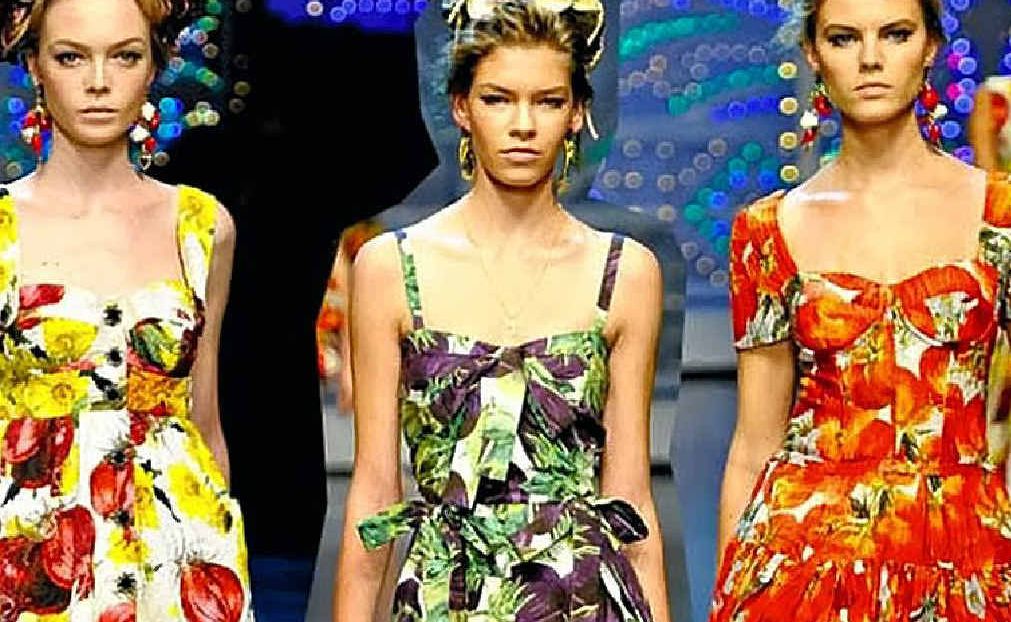 Floral is one of the hottest looks for Spring/Summer 2012-2013. Floral is one of the hottest looks for Spring/Summer 2012-2013.