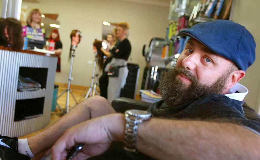 Globe-trotting hairdresser Clive Allwright kicks back at R’NA Hair Studio in Rockhampton during his visit. Globe-trotting hairdresser Clive Allwright kicks back at R’NA Hair Studio in Rockhampton during his visit.