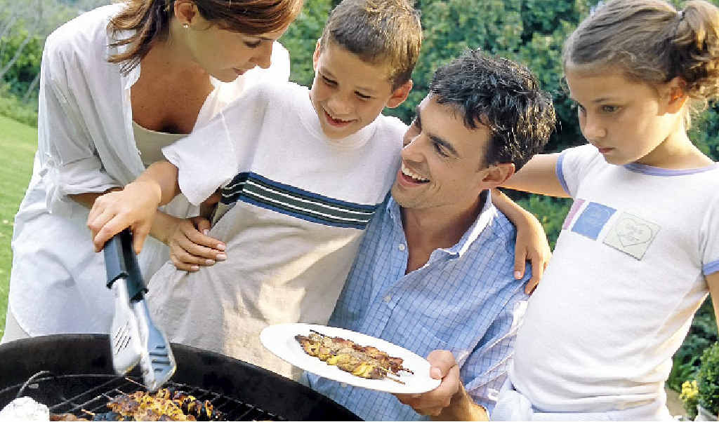 Dad is king of the barbie on Father's Day, but make sure he serves up taste, not fat. Dad is king of the barbie on Father's Day, but make sure he serves up taste, not fat.
