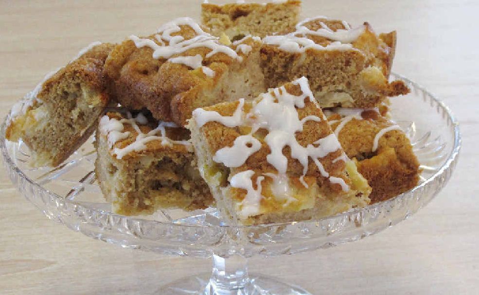 Apple nut slice Apple nut slice