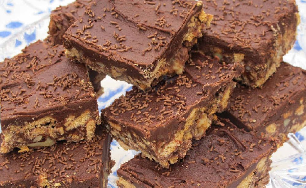 No-bake chocolate fudge slice No-bake chocolate fudge slice