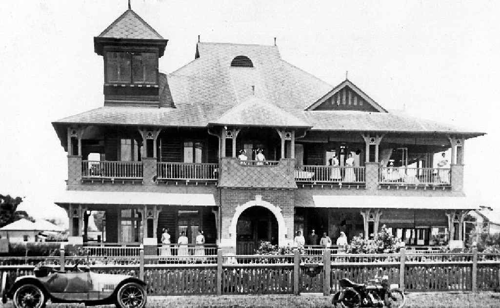 HISTORIC HOSPITAL: Donrayald Private Hospital occupied the old RSL Club site from 1900 to 1947. HISTORIC HOSPITAL: Donrayald Private Hospital occupied the old RSL Club site from 1900 to 1947.
