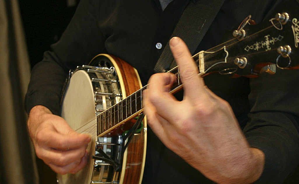 Pluck up and learn banjo Coffs Coast Advocate