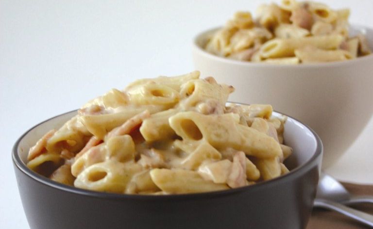 Penne pasta in creamy bacon sauce Penne pasta in creamy bacon sauce