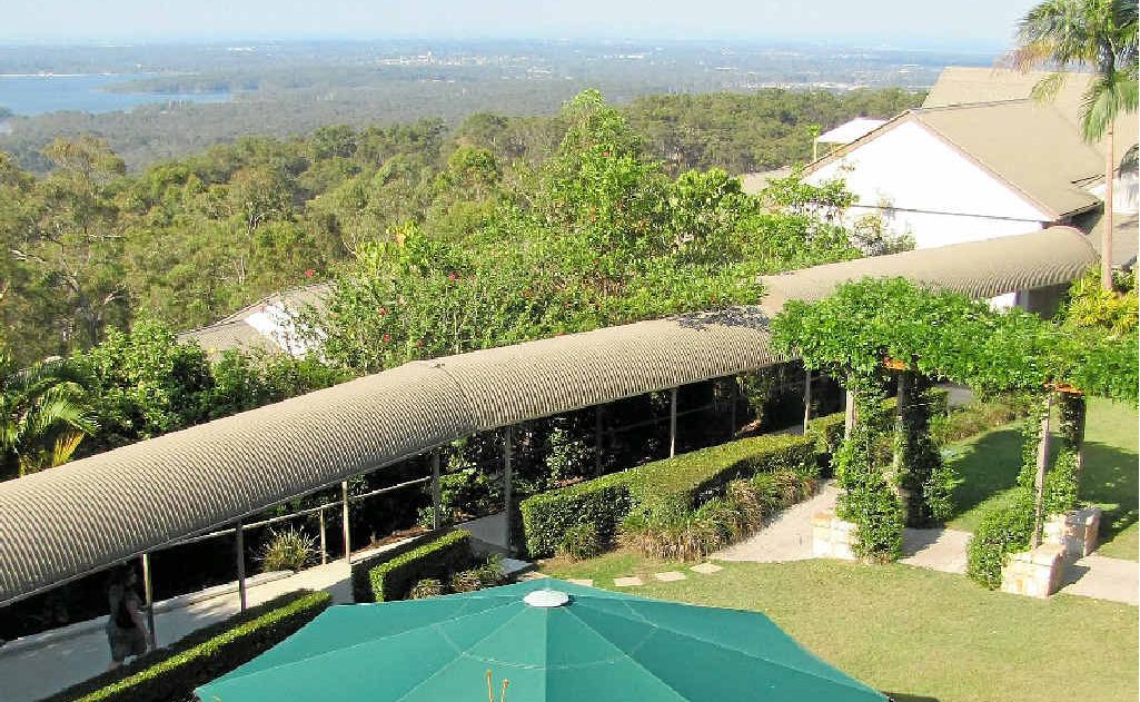 At Mercure Clear Mountain Lodge, there are blues and greens as far as the eye can see. At Mercure Clear Mountain Lodge, there are blues and greens as far as the eye can see.