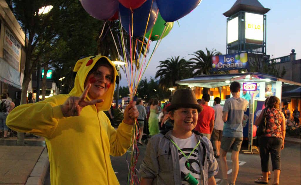 Clayton and Morgan Vellacott were happy to lend a hand at the Mardi Gras on Friday night. Clayton and Morgan Vellacott were happy to lend a hand at the Mardi Gras on Friday night.
