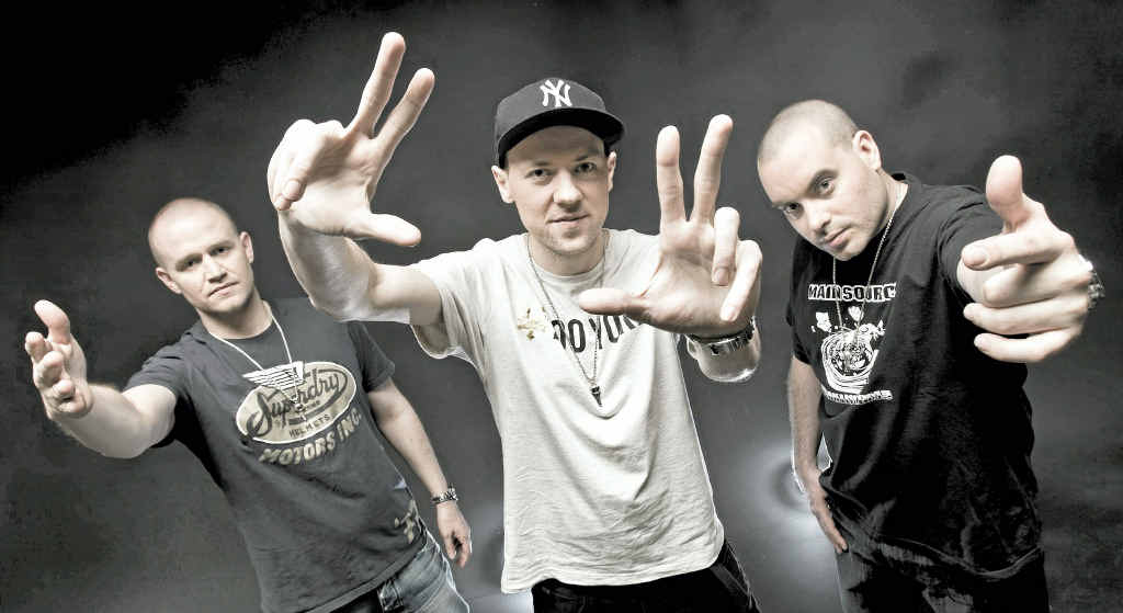 The Hilltop Hoods are showing the way on Australian hip hop scene. The Hilltop Hoods are showing the way on Australian hip hop scene.
