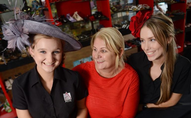 (left) Sam Bradley, Colleen Trevor, Thea Roberts are excited about Rosella Park Race Day in Gladstone. Photo Brenda Strong / The Observer (left) Sam Bradley, Colleen Trevor, Thea Roberts are excited about Rosella Park Race Day in Gladstone. Photo Brenda Strong / The Observer