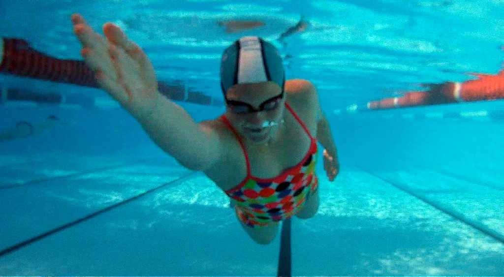 Alanna Bowles powered to a silver medal in the gruelling 800m freestyle event at the 2013 Energy Australia Swimming Championships. Alanna Bowles powered to a silver medal in the gruelling 800m freestyle event at the 2013 Energy Australia Swimming Championships.