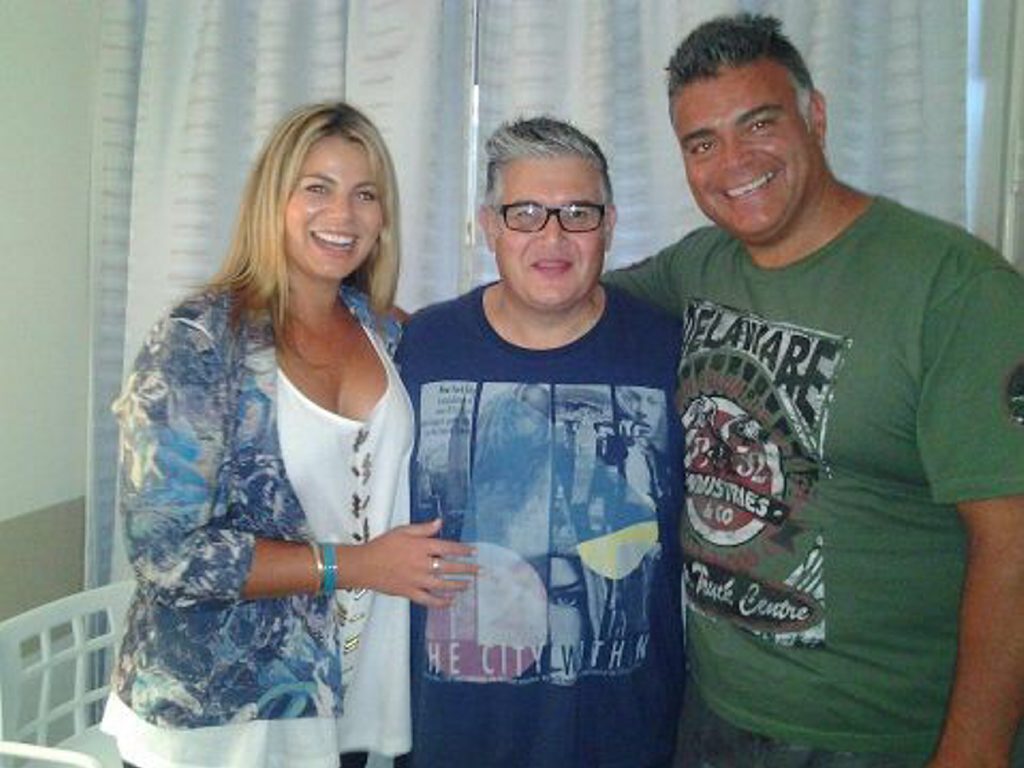 Former Biggest Loser contestants Fiona Faulkiner and 'Big Wal' visit Artie Rocke in hospital. Former Biggest Loser contestants Fiona Faulkiner and 'Big Wal' visit Artie Rocke in hospital.