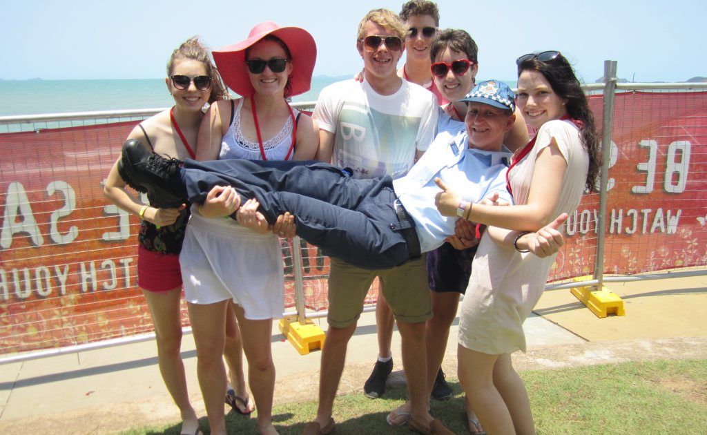 Alex, McNamara, Maddie Chandler, Blake Hamlyn, Jack Austin, Brittany Hinz and Mikaela Lawlor with Const. Jennifer Henry from Yeppoon Police celebrate Schoolies Week on the Capricorn Coast. Photo Christine McKee / Morning Bulletin Alex, McNamara, Maddie Chandler, Blake Hamlyn, Jack Austin, Brittany Hinz and Mikaela Lawlor with Const. Jennifer Henry from Yeppoon Police celebrate Schoolies Week on the Capricorn Coast. Photo Christine McKee / Morning Bulletin