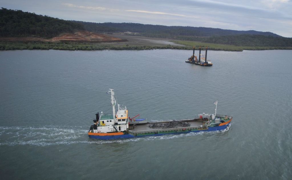 Dredging in the Gladstone Harbour. Dredging in the Gladstone Harbour.