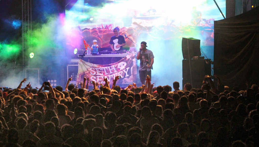 BIG NIGHT: Melbourne hip hop artist Seth Sentry pumps up the crowd at the 2012 Oxford Street Party. BIG NIGHT: Melbourne hip hop artist Seth Sentry pumps up the crowd at the 2012 Oxford Street Party.