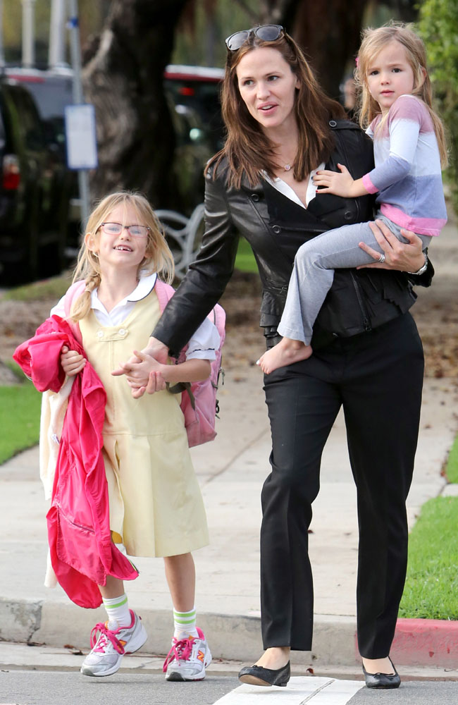 Jennifer Garner with daughters Violet and Seraphina. Jennifer Garner with daughters Violet and Seraphina.