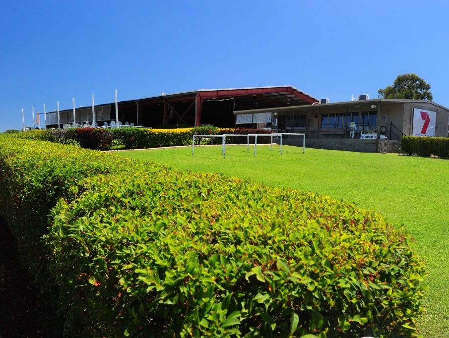 Gladstone Turf Club. Gladstone Turf Club.