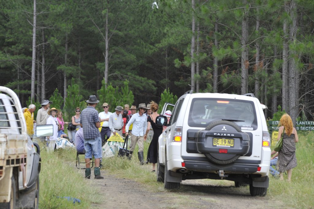 A Metgasco vehicle arrives as Anti CSG protesters block the entrance of the Eden Creek State Forest at Doubtful Creek. Photo Cathy Adams / The Northern Star A Metgasco vehicle arrives as Anti CSG protesters block the entrance of the Eden Creek State Forest at Doubtful Creek. Photo Cathy Adams / The Northern Star