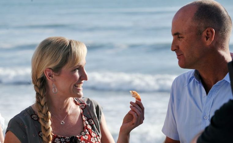 Sunrise weather presenter Fifi Box shares a prawn and a joke with former lover Grant Kenny. Sunrise weather presenter Fifi Box shares a prawn and a joke with former lover Grant Kenny.