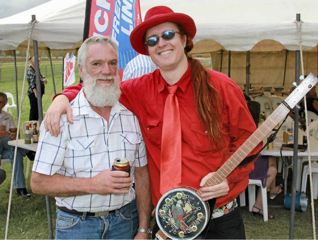 Kevin McGregor meets Blues singer 8 Ball Aitken at the Killarney Cup event last year.