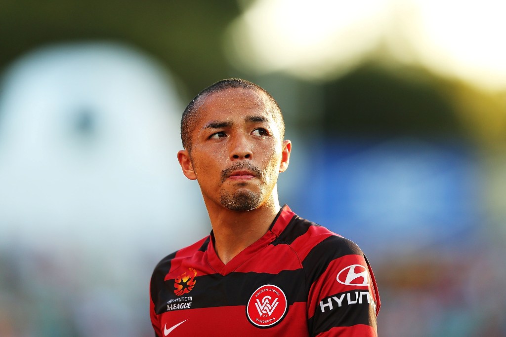 Shinji Ono of the Wanderers prepares to take a corner kick during the round 15 A-League match between the Western Sydney Wanderers and the Central Coast Mariners at Parramatta Stadium on January 6, 2013 in Sydney, Australia. Shinji Ono of the Wanderers prepares to take a corner kick during the round 15 A-League match between the Western Sydney Wanderers and the Central Coast Mariners at Parramatta Stadium on January 6, 2013 in Sydney, Australia.