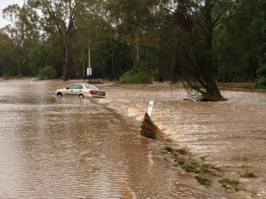 Two cars stranded on Gladstone Mt Larcom Rd, 200m from the turn-off. Two cars stranded on Gladstone Mt Larcom Rd, 200m from the turn-off.