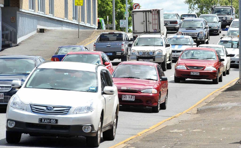 TRAFFIC SNARL: Vehicles crowd into the Ipswich CBD from North Ipswich after other bridges were cut off. TRAFFIC SNARL: Vehicles crowd into the Ipswich CBD from North Ipswich after other bridges were cut off.