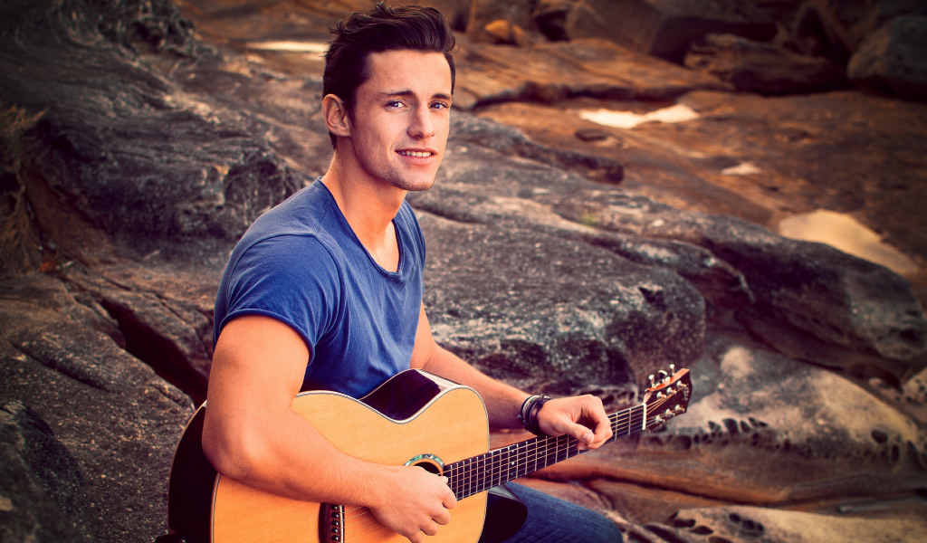 Sydney’s Mitchell Thompson, a former The Voice contestant will be stopping into Rockhampton to play some gigs with his with his guitarist and fellow vocalist Tim Conlon, at the Heritage Hotel tonight, tomorrow and Saturday. Sydney’s Mitchell Thompson, a former The Voice contestant will be stopping into Rockhampton to play some gigs with his with his guitarist and fellow vocalist Tim Conlon, at the Heritage Hotel tonight, tomorrow and Saturday.