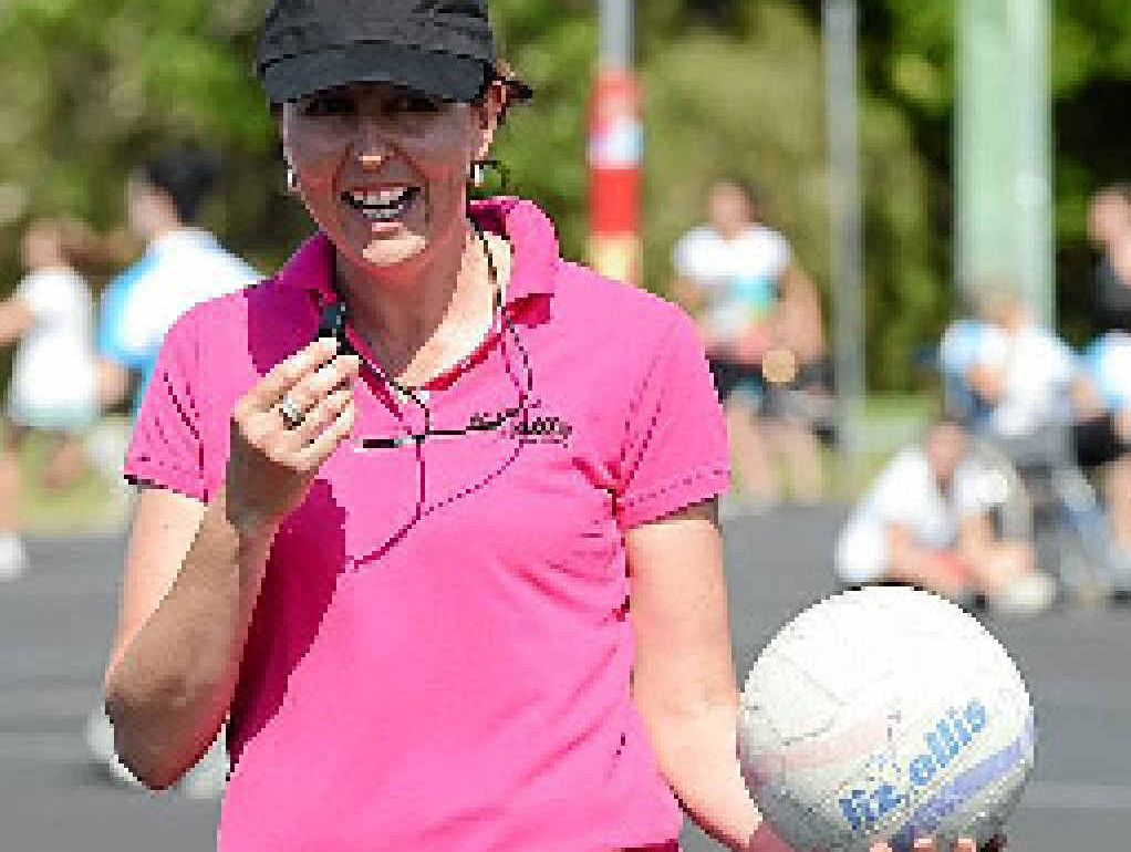 SHARING SKILLS: Former Australian netballer Liz Ellis soon will hold coaching clinics in the region. SHARING SKILLS: Former Australian netballer Liz Ellis soon will hold coaching clinics in the region.