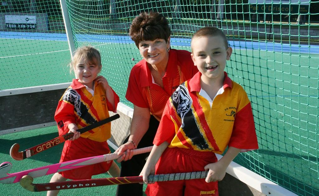 Kym Ireland with two of our younger club members, Matthew (8) and Olivia (5) Speechley who spend an enjoyable 20 minutes under Kym's tutelage. Kym Ireland with two of our younger club members, Matthew (8) and Olivia (5) Speechley who spend an enjoyable 20 minutes under Kym's tutelage.