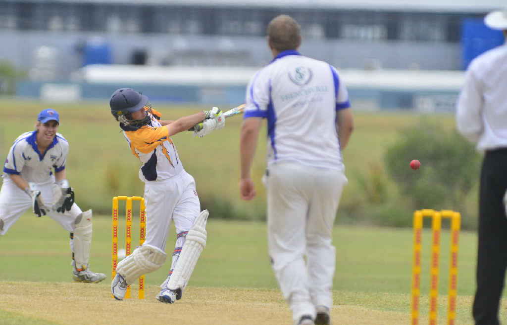 Gladstone’s Hayden Warwick pulls a delivery to the boundary. Gladstone’s Hayden Warwick pulls a delivery to the boundary.