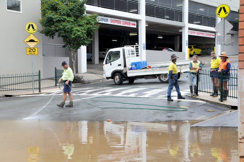 Gympie Regional Council start cleaning up as floodwaters recede. Photo Tanya Easterby / The Gympie Times Gympie Regional Council start cleaning up as floodwaters recede. Photo Tanya Easterby / The Gympie Times