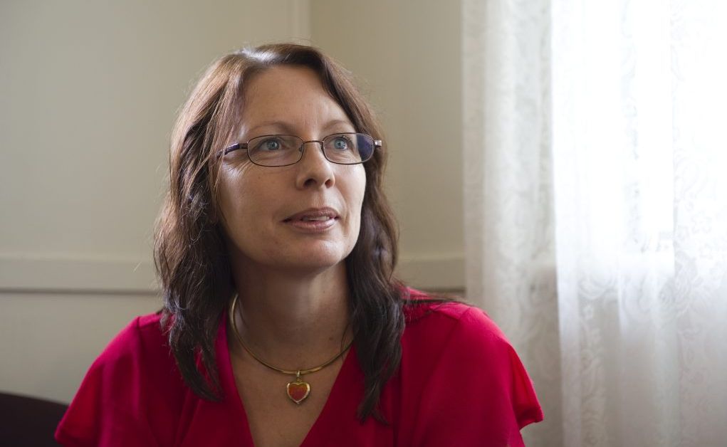 Angie Johnston uses hypnosis to help Toowoomba smokers give up the habit. Angie Johnston uses hypnosis to help Toowoomba smokers give up the habit.